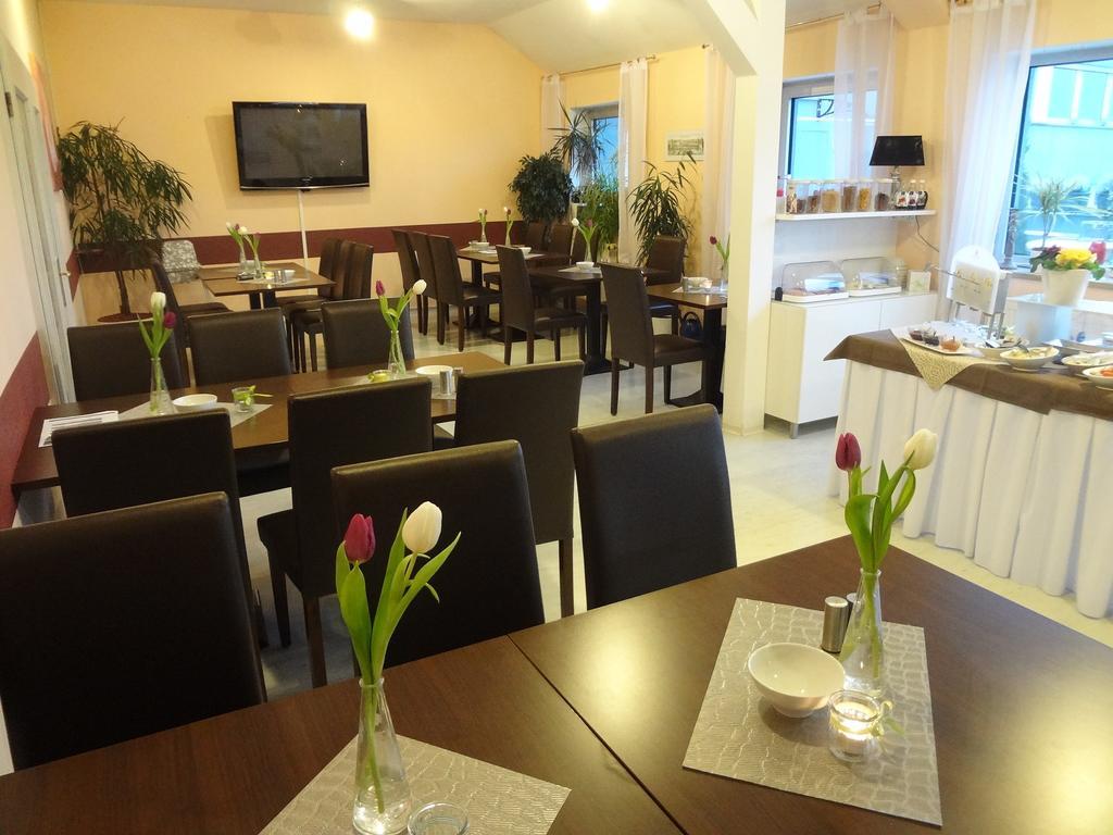 Hotel Amy Regensburg Buitenkant foto